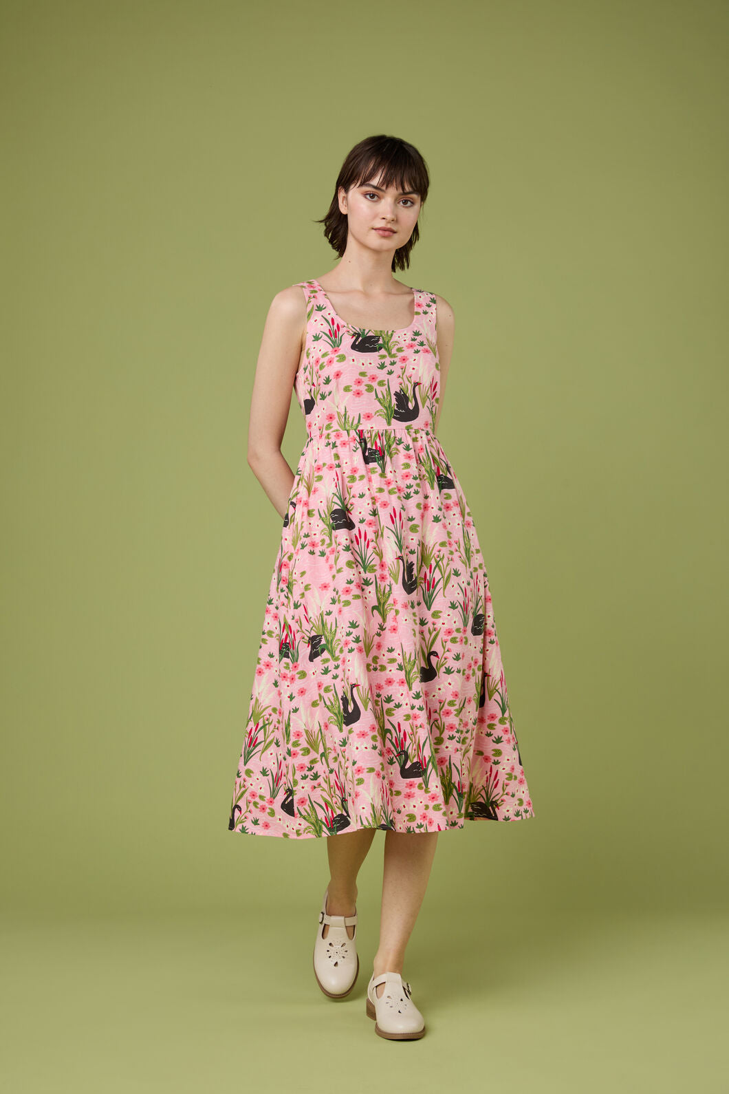 Princess Highway - Pretty Swan Midi Dress - pink