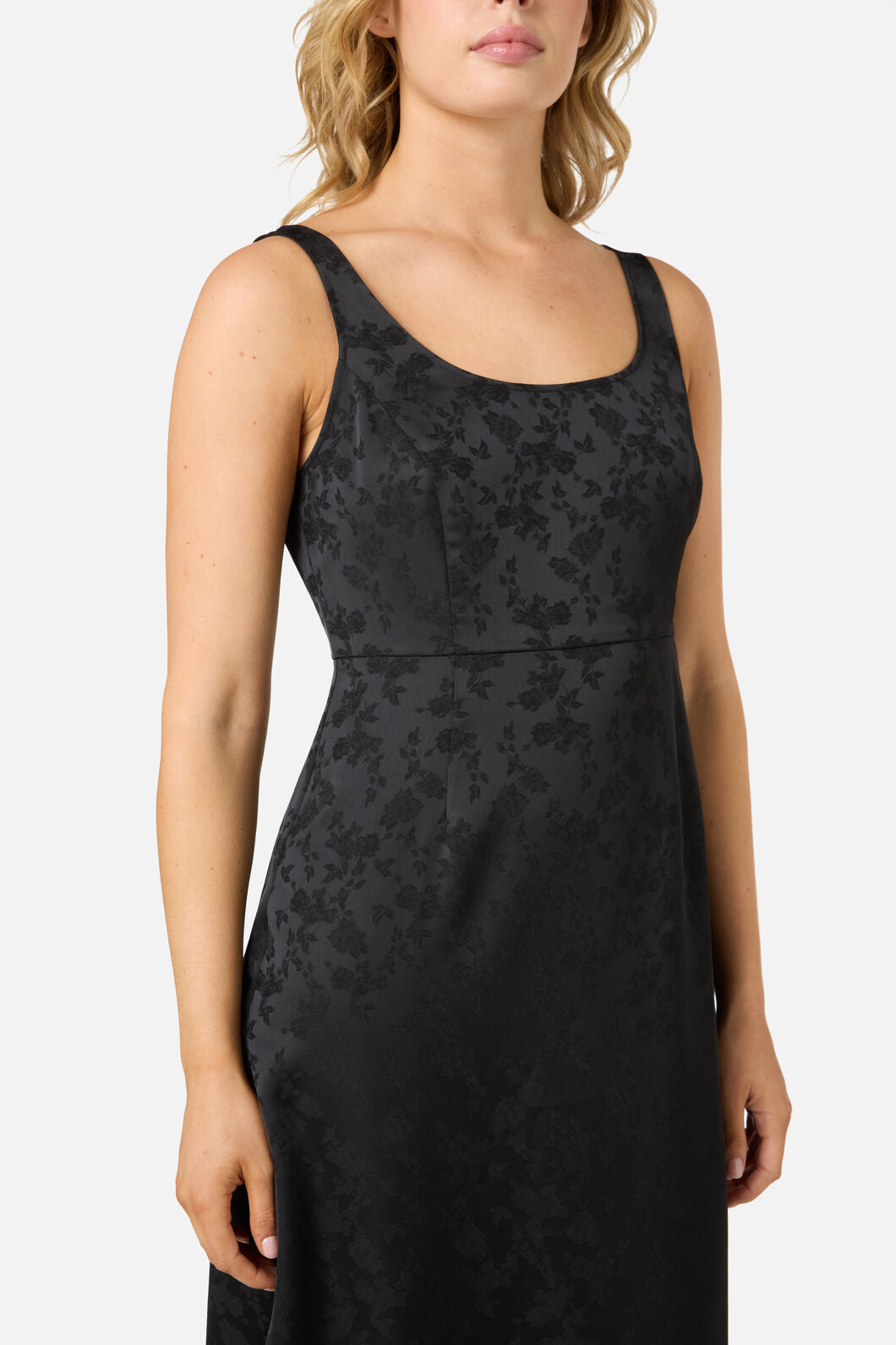 Princess Highway - Roma Satin Embossed Midi Dress - black