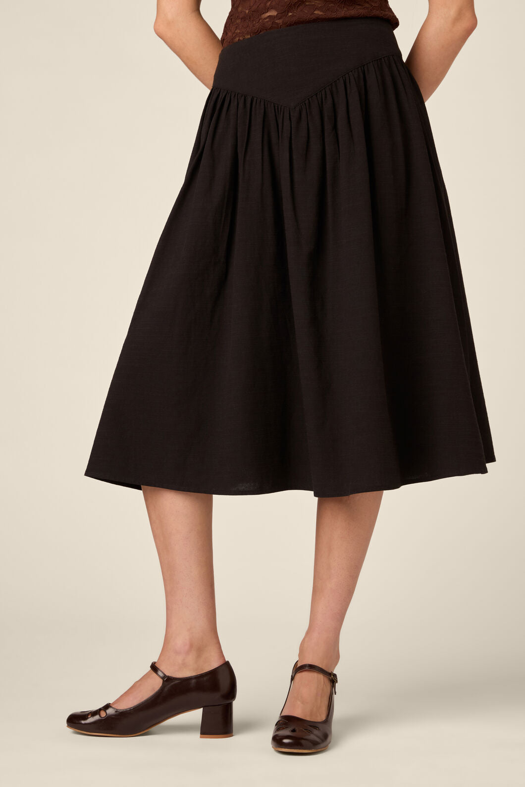 Princess Highway - Nell V-Yoke Midi Skirt - black
