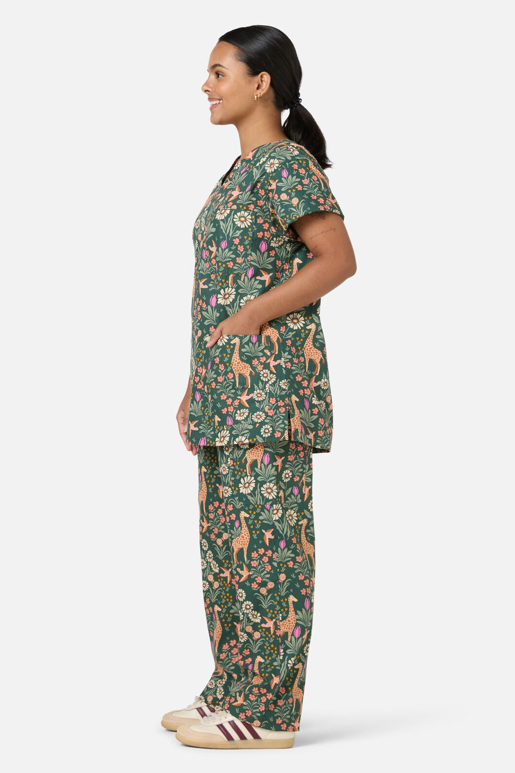 Princess Highway - Giraffe Scrub Set - green