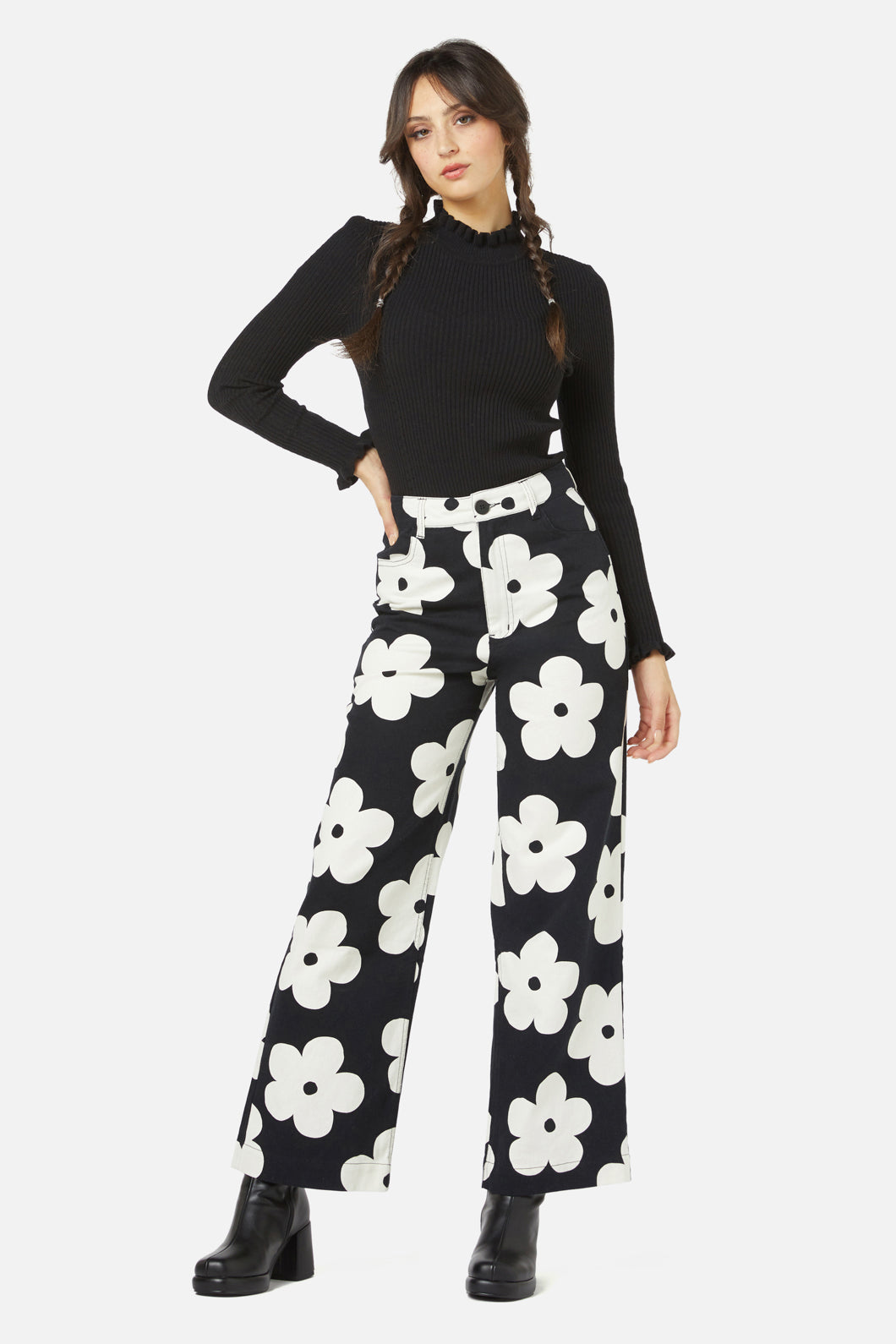 Black daisy jeans best sale